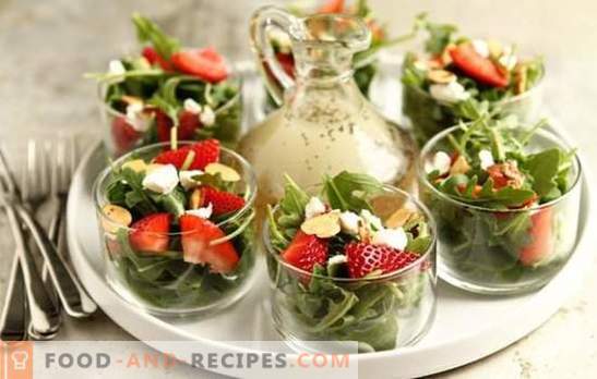 Salate mit Erdbeeren, Obst, Gemüse, Käse, Nüssen, Pilzen. Wie macht man gesunde und leckere Erdbeersalate?