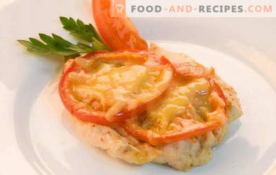 Rezepte für Hühnerfilet mit Tomaten und Käse im Ofen. Hähnchenfilet mit Tomaten und Käse im Ofen zubereiten - schnell, einfach!