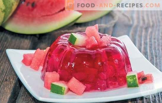 Erfrischendes Wassermelonengelee - eine Auswahl an leichten Desserts für Kinder und Erwachsene. Wie man ein Wassermelonengelee für den Urlaub herstellt und sich auf den Winter vorbereitet
