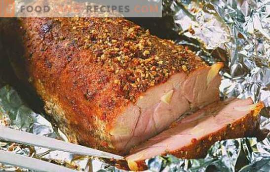 Schweinefleisch im Ofen in Folie (Schritt-für-Schritt-Rezept) ist der beste Weg, um Fleisch zu kochen. Schweinefleisch im Ofen in Folie: ganzes Stück, mit Gemüse