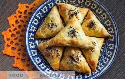 Hausgemachte Hefe-Samsa ist eine saftige orientalische Torte. Einfache Rezepte Hefe-Samsa mit Fleisch, Hähnchen, Hüttenkäse