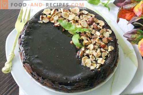 Schokoladencupcake mit Schokoglasur und Haselnüssen