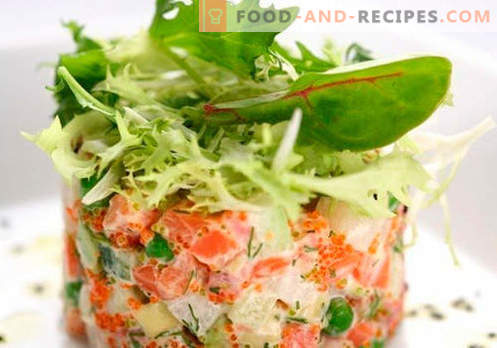 Salat mit Lachs überlagert - die richtigen Rezepte. Schnell und lecker gekochter Salat in Schichten mit Lachs.