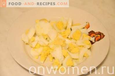 Leichter Salat mit getrocknetem Hähnchen
