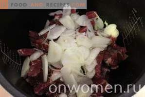 Месо со кромид во multicooker