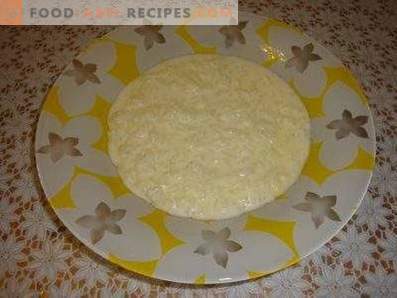 Reisbrei auf Milch in einem langsamen Kocher