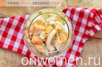 Damen-Caprice-Salat mit Hähnchen und Pflaumen
