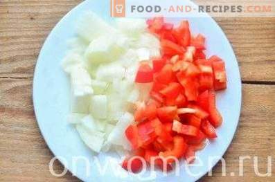 Gemüse mit Tomaten im Ofen.