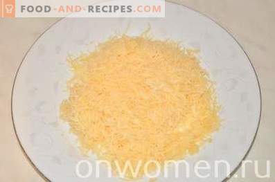 Schichtsalat mit Sprotten und Käse