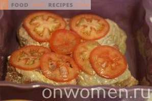 Hähnchenschenkel mit Tomaten im Ofen