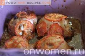 Hähnchenschenkel mit Tomaten im Ofen