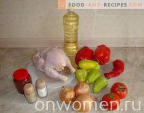 Warmer Salat aus Paprika und Tomaten mit Hühnchen