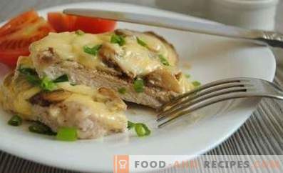 Hähnchenbrustkoteletts mit Champignons und Käse