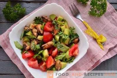 Salate mit Muscheln