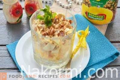 Damen-Caprice-Salat mit Hähnchen und Ananas