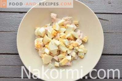 Damen-Caprice-Salat mit Hähnchen und Ananas