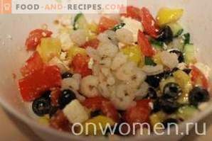 Griechischer Salat mit Garnelen