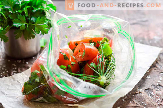 Leicht gesalzene Tomaten in einer Packung in 2 Stunden: ideal für ein Picknick