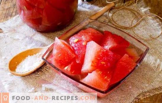 Bewährte Rezepte für köstliche marinierte Wassermelonen für den Winter. Wie man Wassermelonen in Banken für den Winter