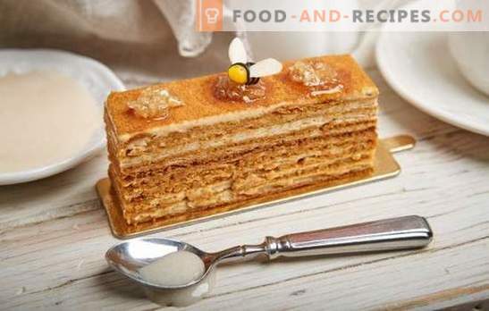 Wie man einen leckeren Honigkuchen leicht mit Kondensmilch zubereitet. Klassische und originelle Rezepte für Honigkuchen mit Kondensmilch