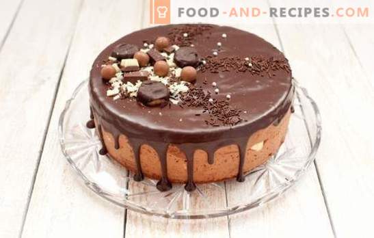 Schokoladenkuchen besteht aus Schokolade. Einfache Schokoladenkuchen-Rezepte: mit Kirschen, Honig, Nüssen, Pflaumen, im Ofen und einem Slow Cooker