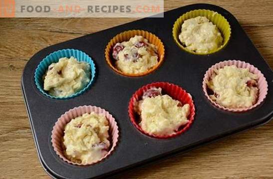 Hüttenkäse-Muffins mit Kirschen: ein kleines Dessert für eine große Teeparty. Schritt für Schritt Kirsch-Muffins mit Kirschen kochen (Foto-Rezept)