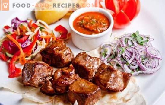 Spieße in einem Multikocher - Rezepte und die besten Ideen! Zubereitungsmethoden für Kebabs in einem langsamen Kocher, Rezepte aus Fleisch, Geflügel, Fisch